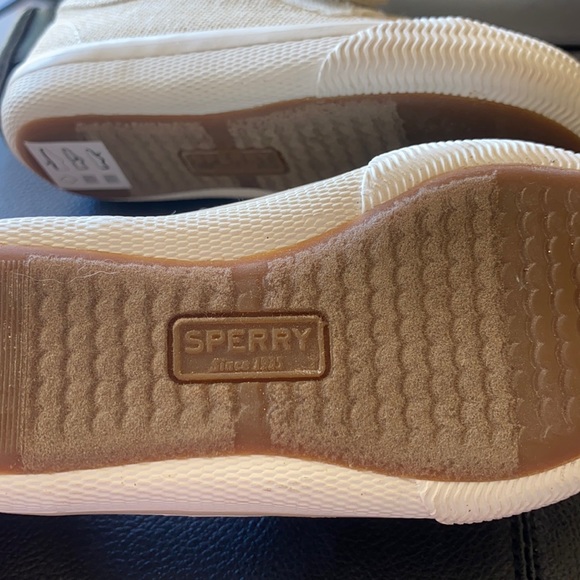 Sperry Little Girl Sneakers! Size 6.5! NWOT! - Picture 8 of 11
